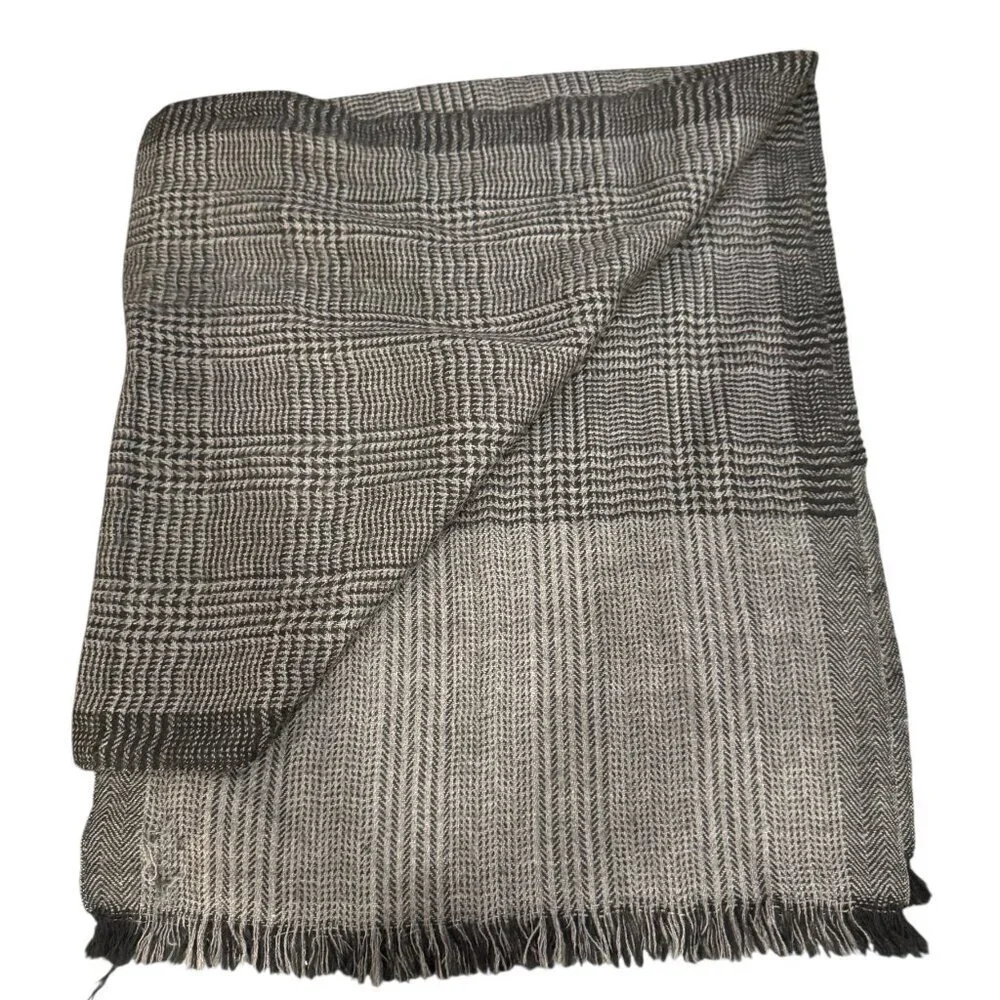 Banana Republic 100% Wool Glen Plaid Scarf Gray Black Fringe